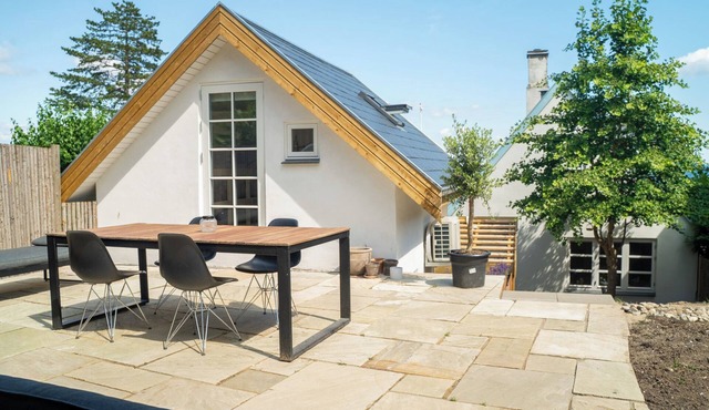 Charming 1-bedroom villa with private sauna, beach and seaview