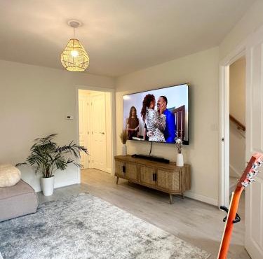 Charming 1 Bedroom with Private Bath