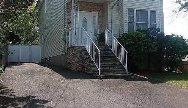 Charming 1-bedroom with Separate Entrance in peaceful Keyport