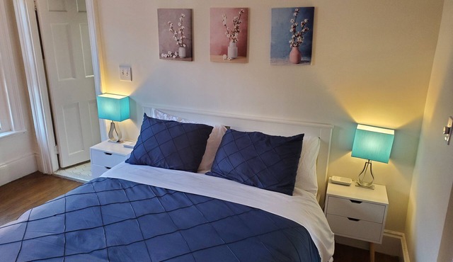 Charming 1 BR apartment in Historic Bay Village