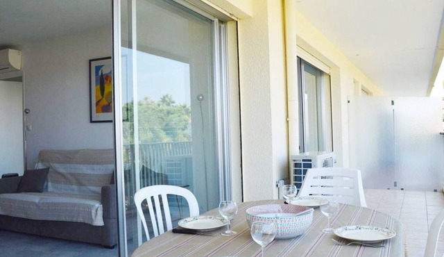 Charming 1-BR Apt in Antibes with Balcony, Near Beach