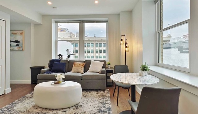 Charming 1 BR Apts - 1.25 Miles to TIAA Bnk Fld!