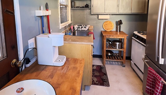 ✨ Charming 1-BR Home ✨ Sleeps 4 🛏️ in ♥️ of El Cerrito Minutes from Dining 🍽️