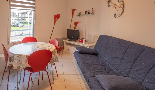 *Charming 1-Bedroom Apartment Near Beach & Town Center in Les Sables-d'Olonne*