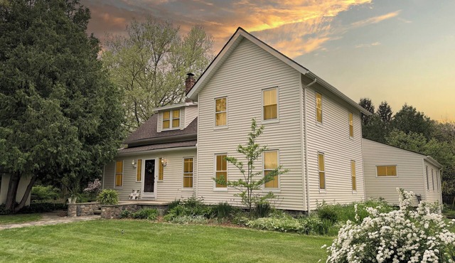 Charming 1896 farmhouse in Clarkston