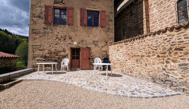 Charming 10-Person Cottage in Idyllic Saint-Vert Setting