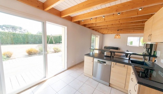 Charming 10-person gîte with SPA, 700 metres from the beach!