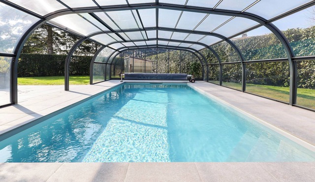 Charming 13-person house with pool, garden and cinema