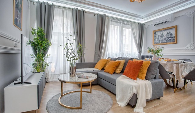 Charming 150m² 5BR Romantic City Center w/Aircon