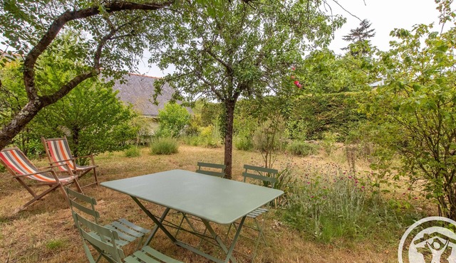 Charming 15th-Century Home with Garden, Near Loir River, Cyclist-Friendly, Close to Angers and La Flèche