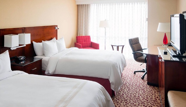 Charming 160-bedroom hotel with AC, fitness room in lovely Cleveland