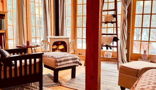 Charming 16x16 pine cabin in delightful Greenfield New Hampshire with WiFi