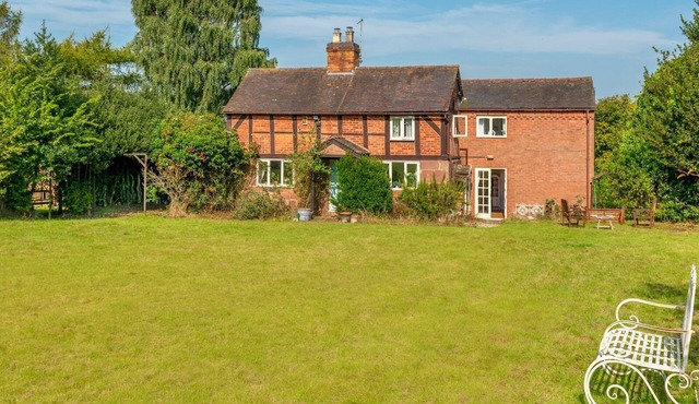 Charming 17th Cent Secluded Country Cottage+Garden - Pass the Keys