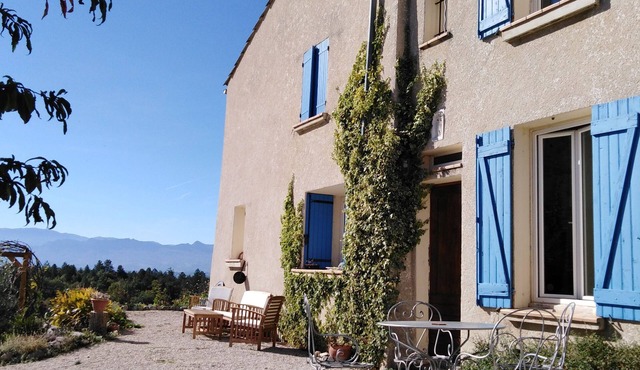 Charming 17th century country farmhouse with incredible views!