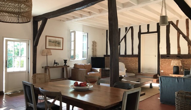 Charming 17th century house on 1 ha of land 4 minutes from Bergerac