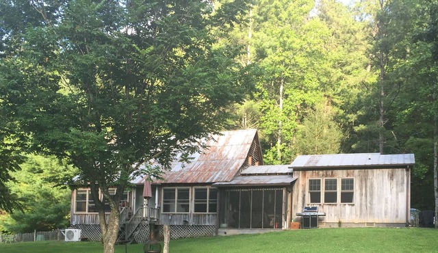 Charming 1880's farmhouse in Stecoah Valley