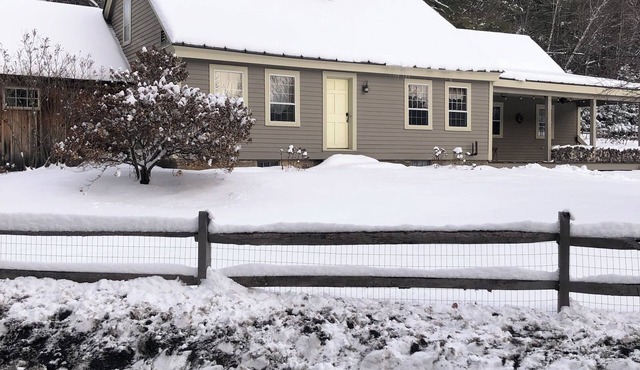 Charming 1880’s Farmhouse 4 miles to Stratton