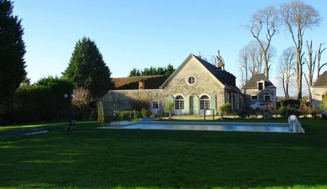 Charming 18th-Century House with Heated Pool Near Châteauroux and Brenne Nature Park