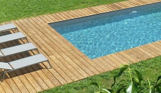 Charming 18th-Century Farmhouse with Pool, Renovated & Spacious, Near River and Trails