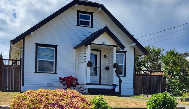 Charming 1920s 2-bedroom house in Central Tacoma