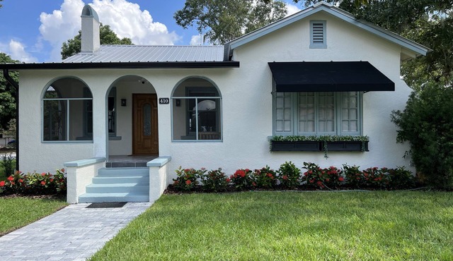 Charming 1920s Bungalow- stay where HGTV's Hometown Takeover stayed!