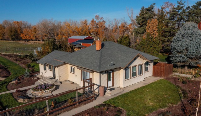 Charming 1920s Cottage Retreat – Modern Comfort, Vintage Soul