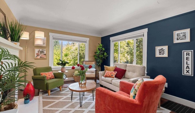 Charming 1920s Olympia home with game room, fenced yard, blocks from Capitol