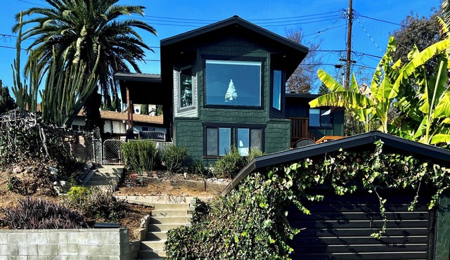 Charming 1923 2-bedroom 2-bath home with WiFi and AC in Los Angeles, Eagle Rock