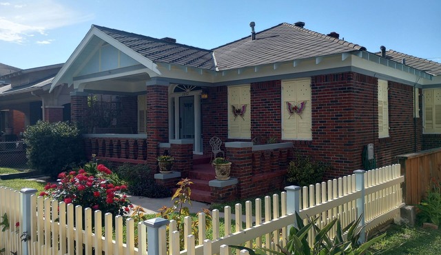 Charming 1924 Craftsman Style Cottage Adjacent to the Garten Verein