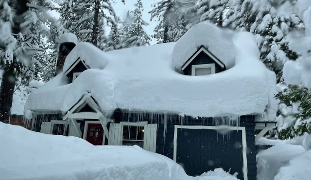 Charming 1930's cottage on the lake side of Highway 89 in Sunnyside, Lake Tahoe