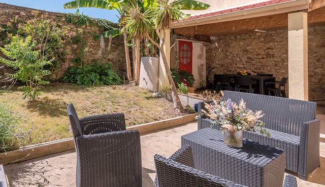 Charming 1930s House in Central Hennebont - Garden, WiFi, Near Amenities