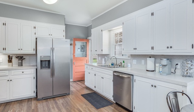Charming 1950's Broadmoor Home in Middle of Shreveport