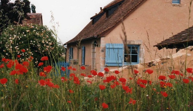 Charming 19th Century Cottage with Large Garden and River Access, Near Medieval Village