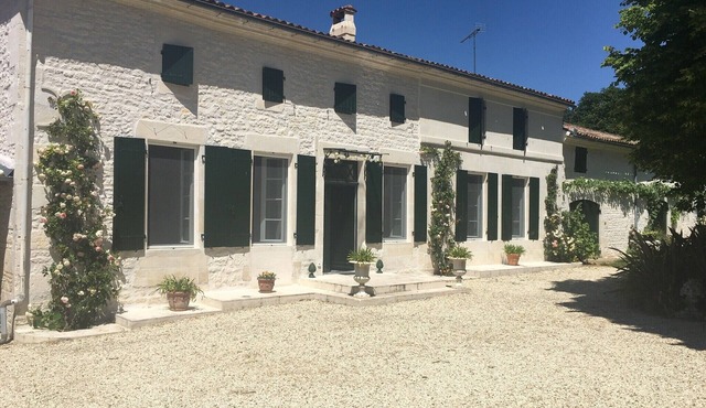 Charming 19th century Charentaise farm house