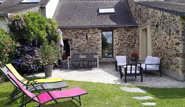 Charming 19th-Century Farmhouse: Private Garden, Pool, Near Nature Trails