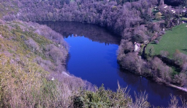 Charming 19th century country house all comforts, great charm true nature.