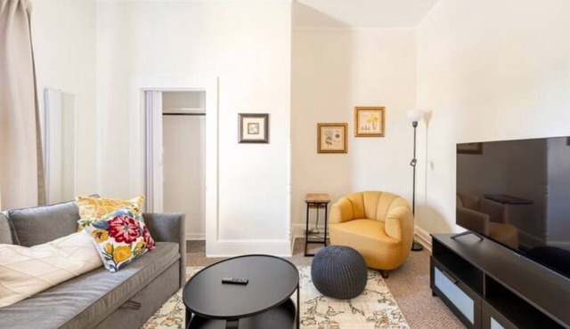 Charming 1bd/1bath on Main St.