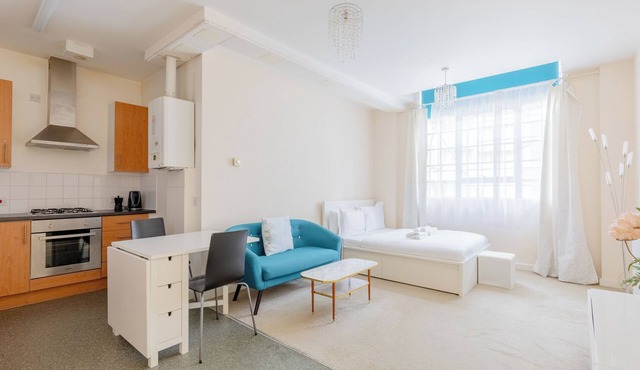 Charming 1BD Flat in a Victorian Chocolate Factory