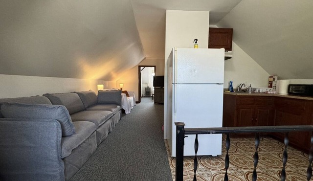 Charming 1bedroom Apt with WiFi, AC in fabulous Winthrop Boston Airport Beaches