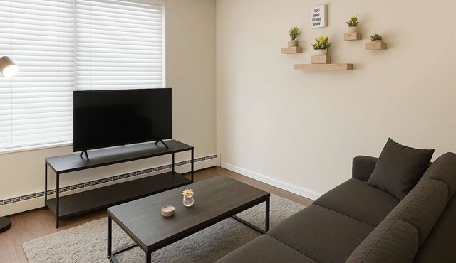 Charming 1BR/1BA Apt in Chicago