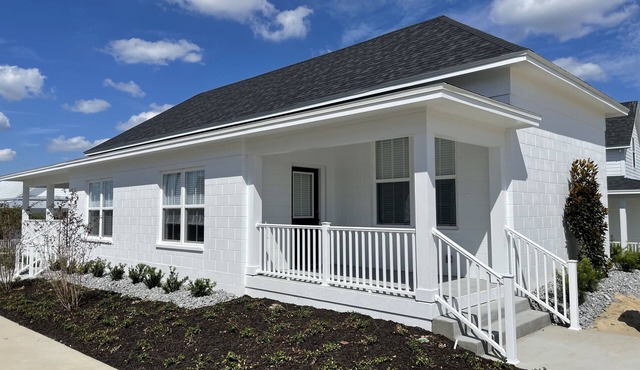 Charming 1BR/1BA Duplex on Lake Alfred