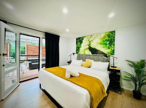 Charming 1BR Granny Flat Conveniently Located near Knox Shopping Center