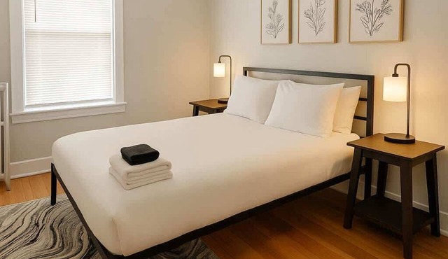 Charming 1BR in Old Irving