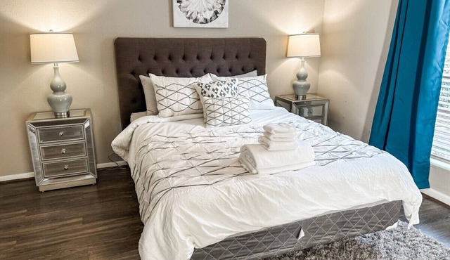 Charming 1BR Oasis | Private Patio & Resort Pool