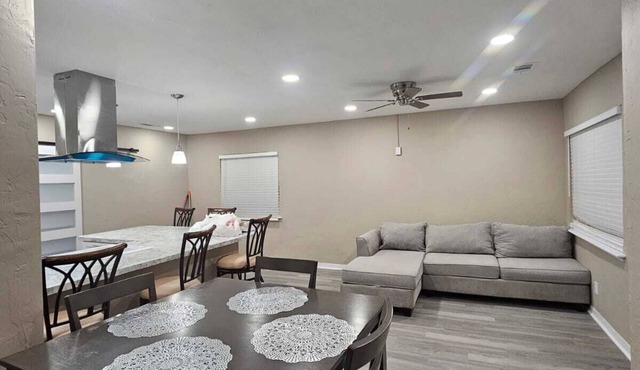 Charming 1BR Retreat in Historic Downtown Lake City
