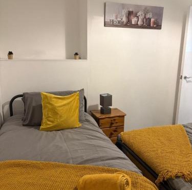 Charming 1BR Retreat with Garden & Wi-Fi