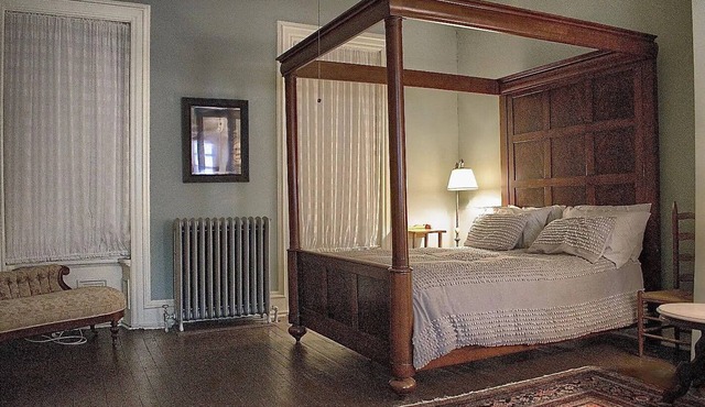 Charming 1BR w/Bath & Fast WiFi Near Downtown