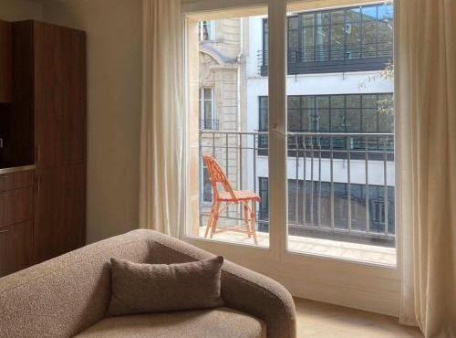 Charming 1BR with Balcony - Near Arc de Triomphe