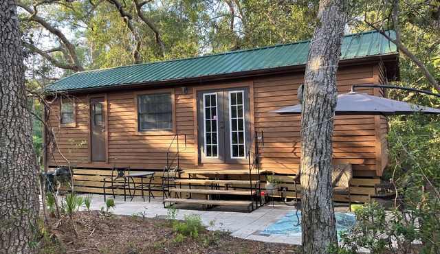 Charming 2-2 cabin in White Springs on the Suwannee River and Florida trail.