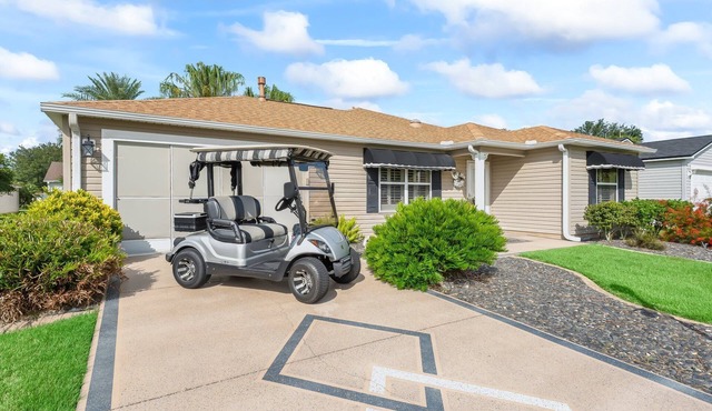 Charming 2/2 Cottage in Liberty Park – Golf Cart Included!